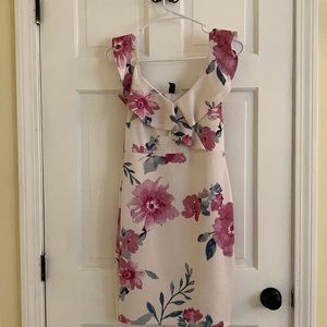Medium size floral dress from Windsor (with tags)
